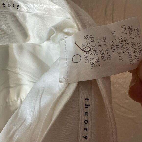 Theory White Trousers with Bi-Stretch Fabric - Picture 4 of 12